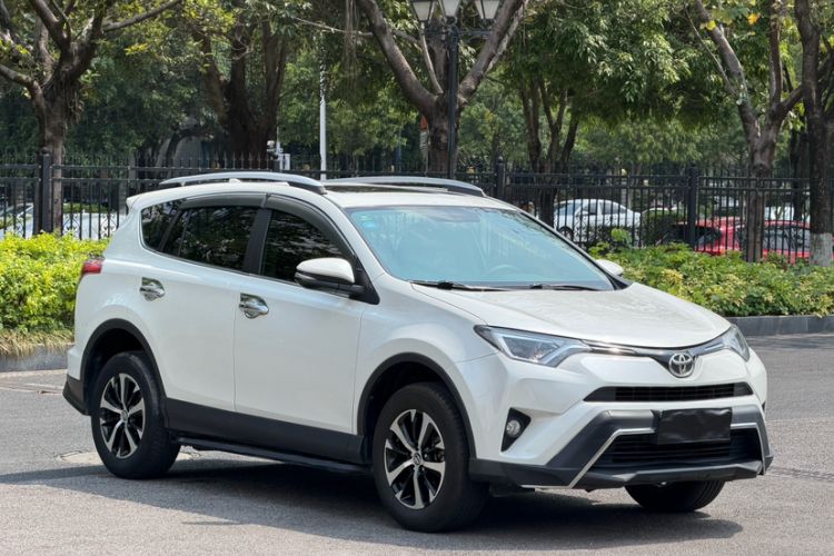 Used Toyota RAV4 2019 2.0L CVT Two-Wheel Drive Pioneer Edition China VI Standard
