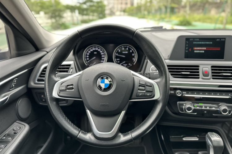 Used BMW 1 Series 2018 118i Sport Edition Steering Wheel