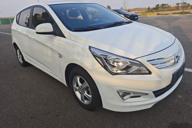 Used Hyundai Verna Ray 2016 1.4L Automatic Leading-Edge GLX
