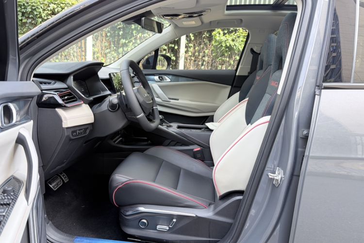 Used Lynk & Co 06 2020 1.5T YAO Halo Interior 4