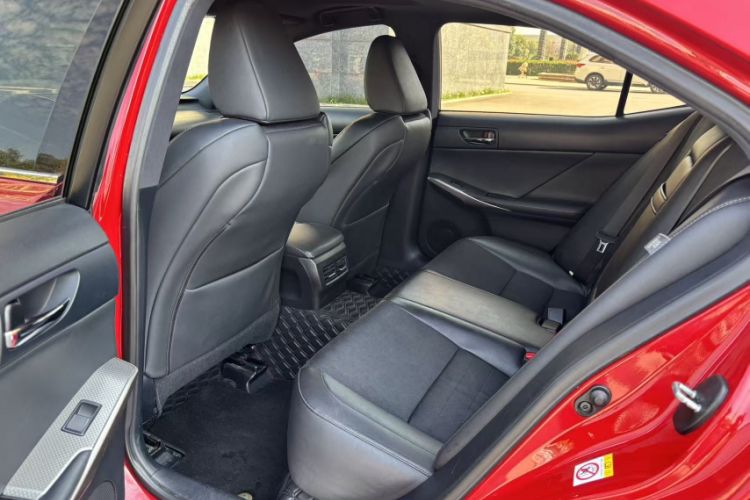 Used Lexus IS 2015 200t F SPORT
