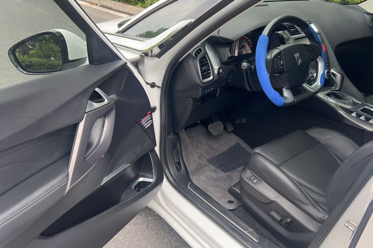 Used DS 5 2015 1.6T Luxury Edition THP160