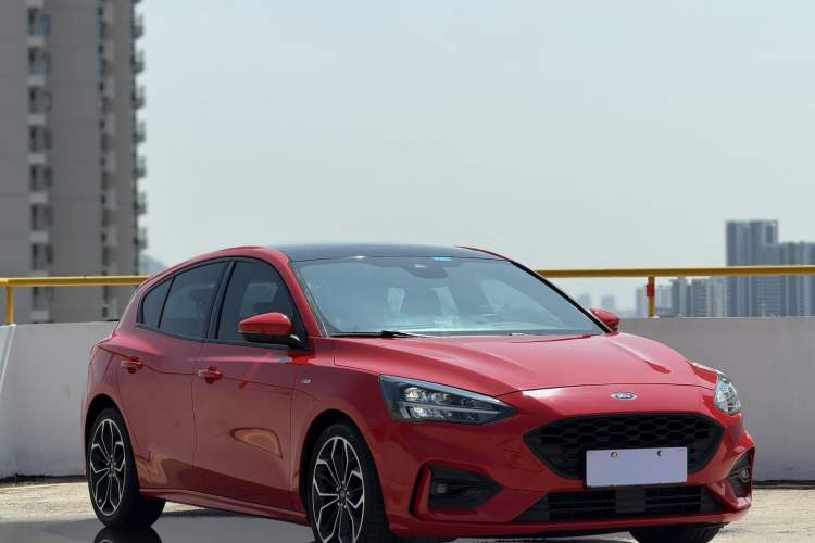 Used Ford Focus 2019 Hatchback EcoBoost 180 Automatic ST Line Exterior 1