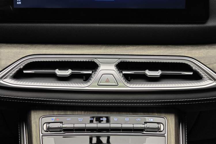 Used Landian E5 2023 1.5L DE-i 100KM Comfort Edition 7-Seater