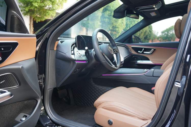 Used Mercedes-Benz E-Class 2024 E 260 L Interior 7