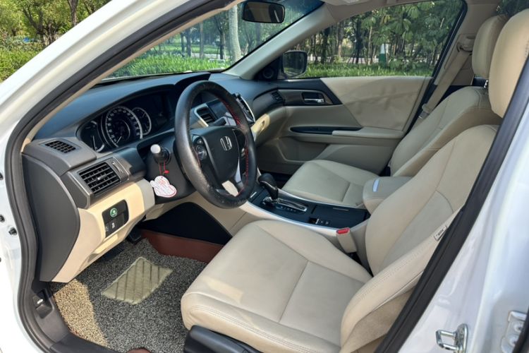 Used Honda Accord 2015 2.0L LX Comfort Edition Left Front Seat