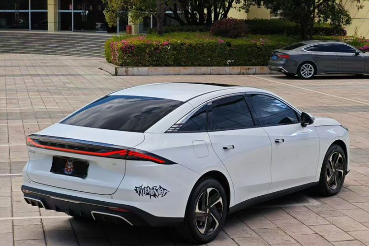 Used Geely Galaxy L6 2023 60km PLUS Exterior 7