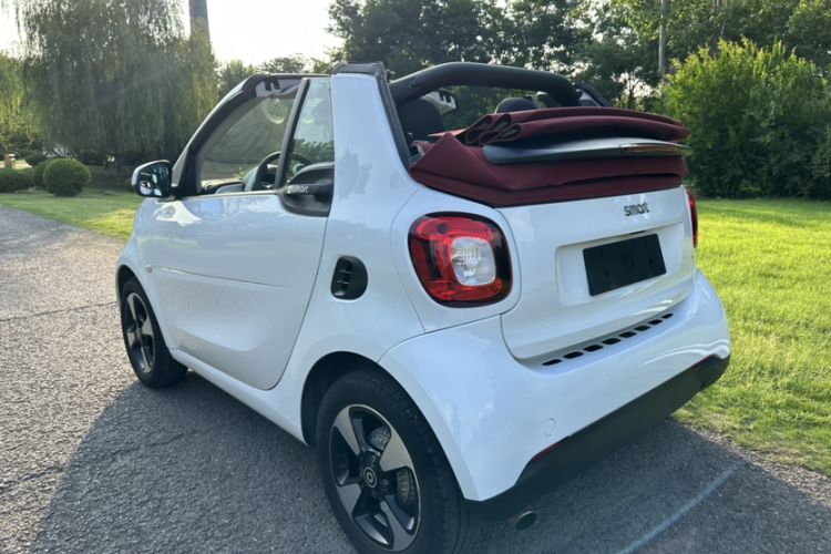 Used smart fortwo 2016 1.0L 52 kW Convertible Passion Edition
