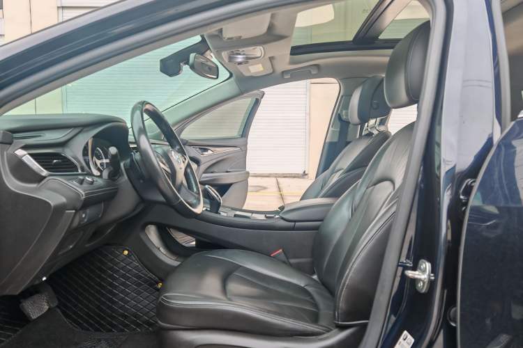 Used Buick LaCrosse 2019 28T Luxury Version Interior 4