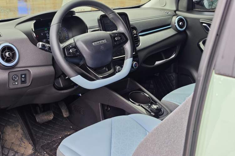 Used Chery New Energy Little Ant 2022 Revised Version Sweet Pink Edition Half-Sugar Version Lithium Iron Phosphate 30.7 kWh 30 kW 301 km