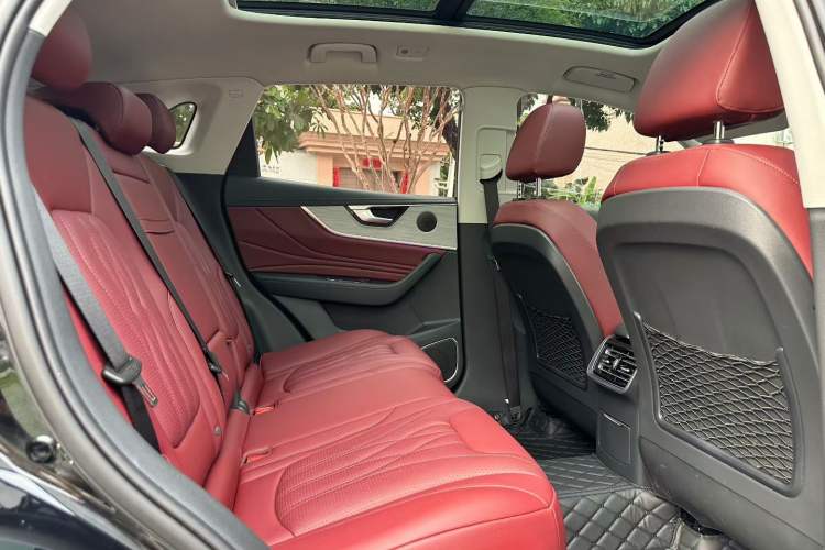 Used Hongqi HS5 2025 2.0T Two-Wheel-Drive Xuan Ying Edition Interior 3