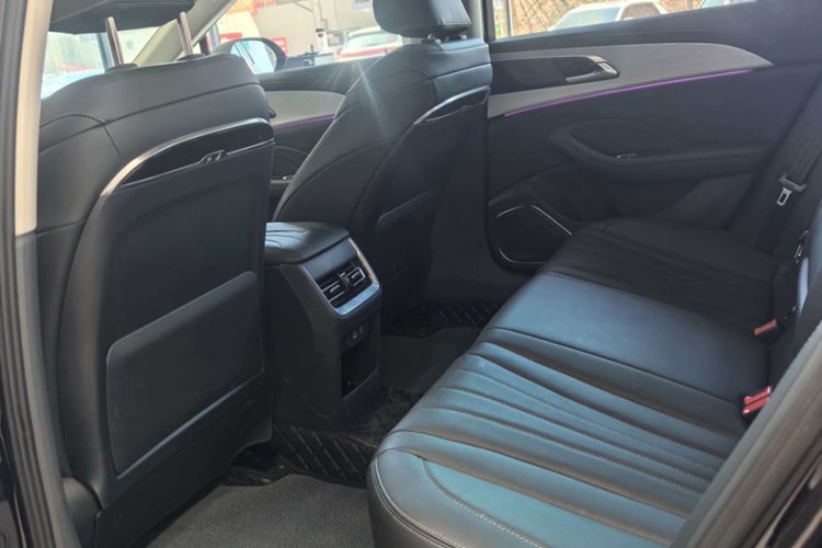 Used Hongqi H5 2025 2.0T Automatic Flag Edition – 500 000 Units Commemorative Version Interior 3