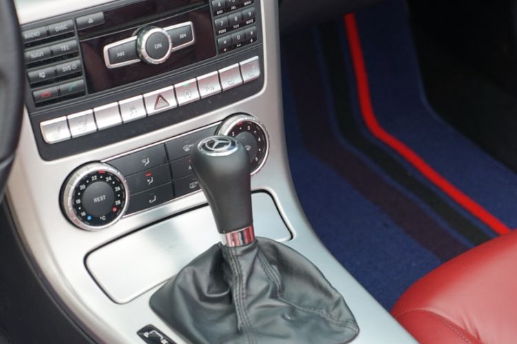 Used Mercedes-Benz SLK-Class 2011 SLK 200 Fashion Model
