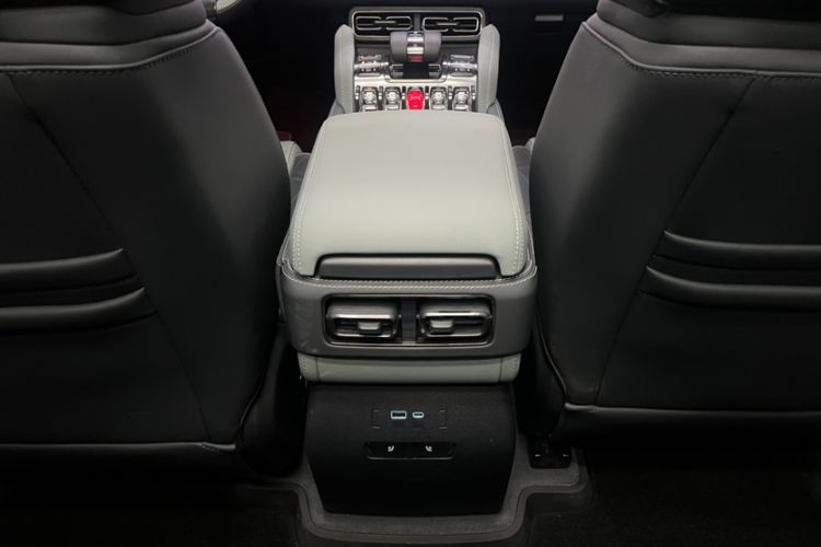 Used Formula Leopard Leopard 5 2023 Explore Edition
