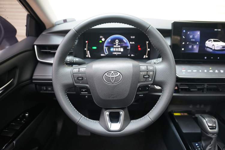 Used Toyota Camry 2026 Model Dual-Engine 2.0HGVP Luxury Edition Steering Wheel
