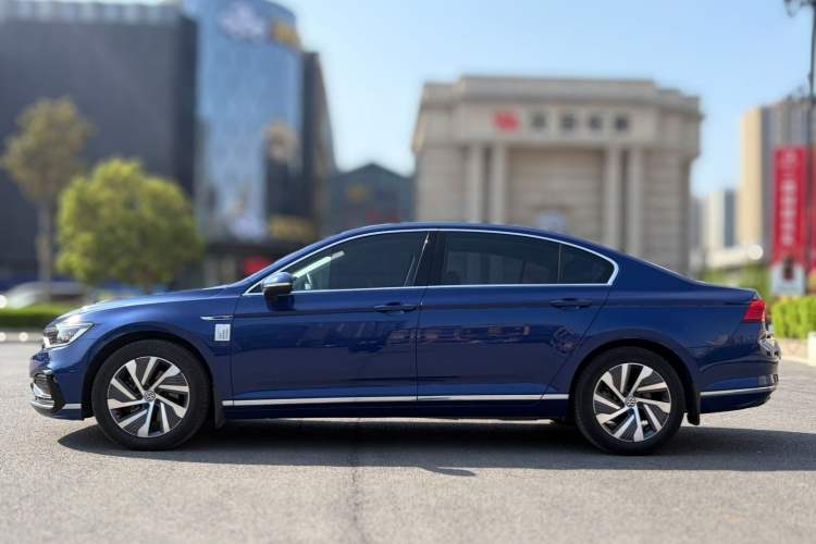 Used Volkswagen Magotan GTE Plug-in Hybrid 2020 GTE Luxury Model Exterior 4