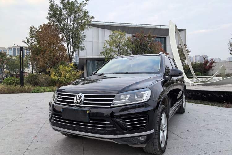 Used Volkswagen Touareg 2018 3.0 TSI Glory Collection Edition