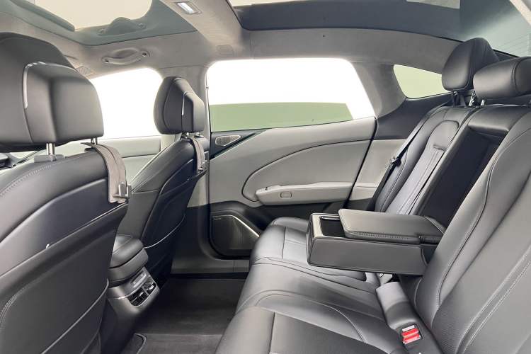 Used Zeekr 007 2025 Rear-Drive Intelligent Driving Version 75 kWh Interior 4