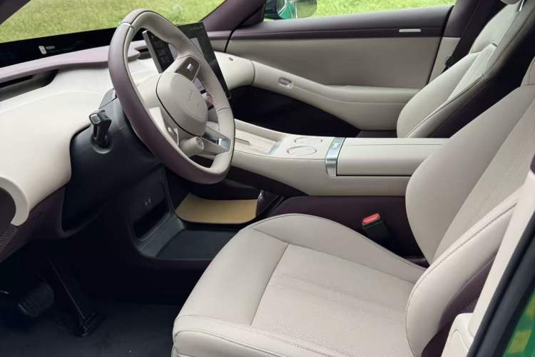 Used Xiaomi Auto YU7 2025 Ultra-Long Range Rear-Wheel Drive Version
