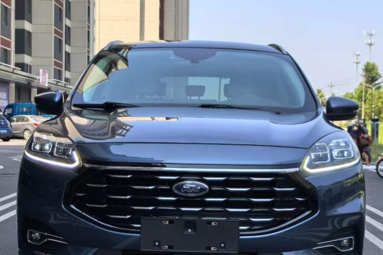 Used Ford Escape 2020 EcoBoost 245 Two-Wheel-Drive Titanium Edition