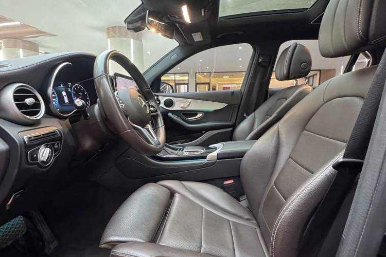 Used Mercedes-Benz GLC 2022 Refreshed GLC 260 L 4MATIC Dynamic Edition Interior 3