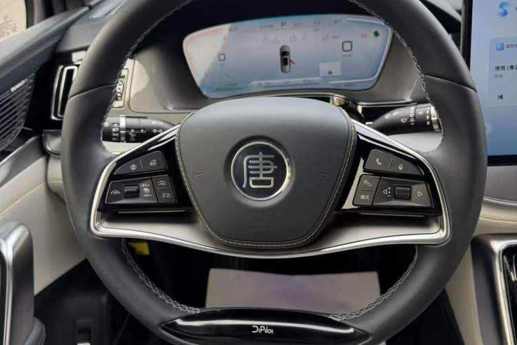 Used BYD Tang New Energy 2022 EV 730KM Luxury Model Interior 2