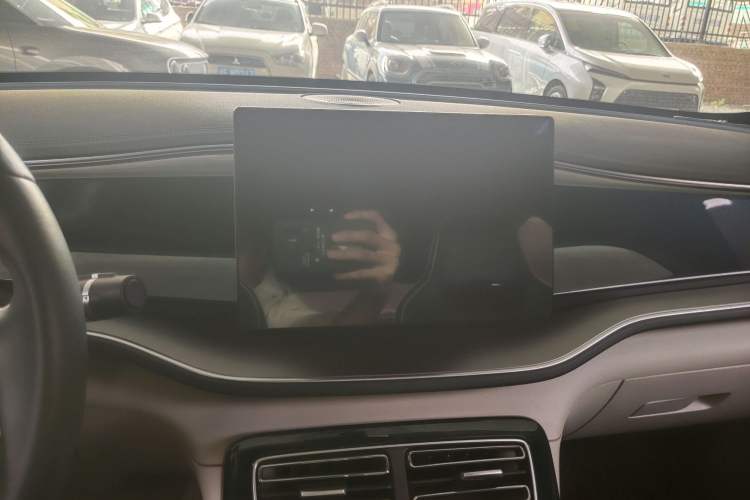 Used BYD Qin PLUS 2021 DM-i 55KM Flagship Model Audio And AC Panel