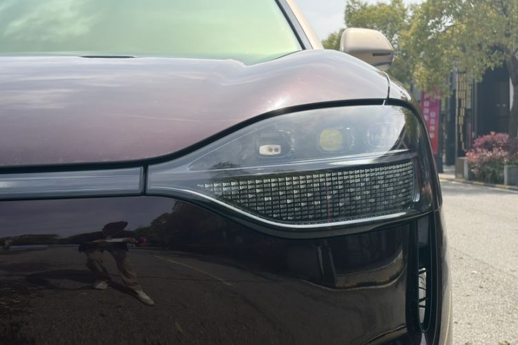 Used Hima AITO M9 2025 Pure Electric Ultra Version 100 kWh 6-Seater Model Left Front Headlight