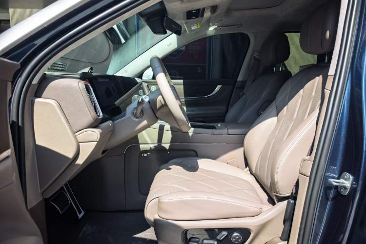 Used Hima AITO M9 2025 Extended-Range Max Version 52 kWh 6-Seater Edition