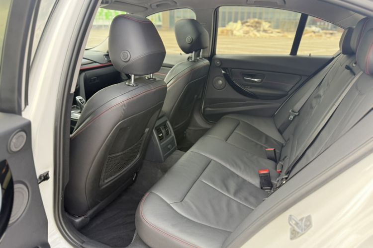 Used BMW 3 Series 2015 320i Sport Design Package