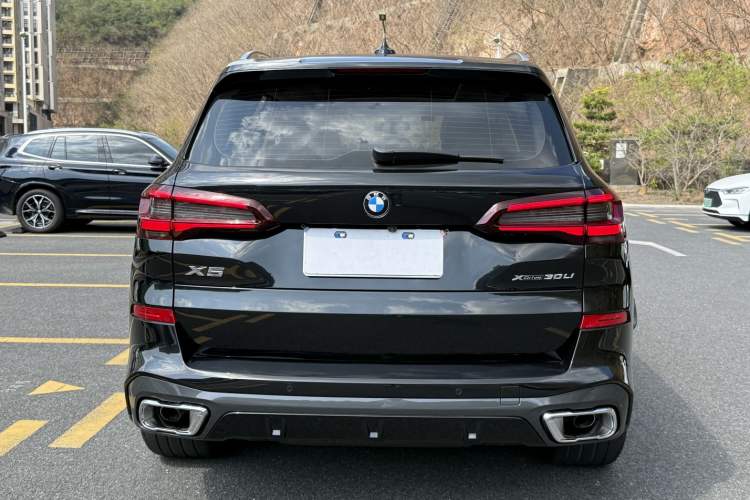 Used BMW X5 2022 Restyled xDrive 30Li Luxury Version M Sport Package
