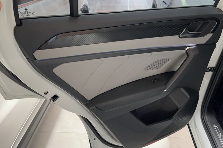 Used Volkswagen Tayron 2023 330TSI Two-Wheel-Drive Luxury Plus Advanced Version
