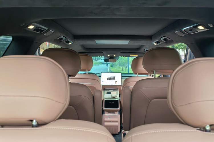 Used ONVO Luxeed L90 2025 Model—Max Six-Seater Version
