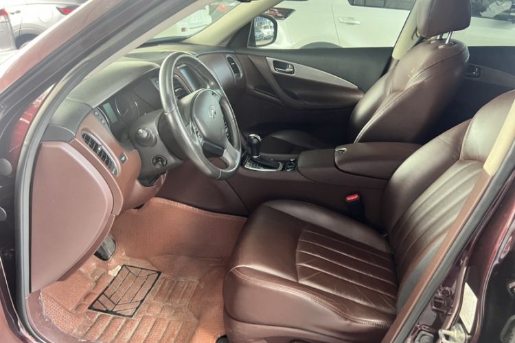 Used Infiniti QX50 2013 2.5L Two-Wheel-Drive Elegant Edition