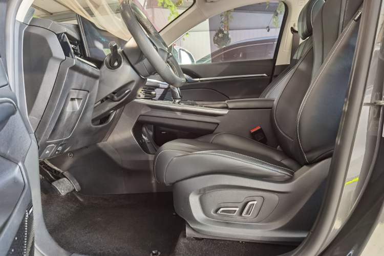 Used Roewe RX5 MAX 2022 2.0T Automatic Zhiwei Zunrong Edition
