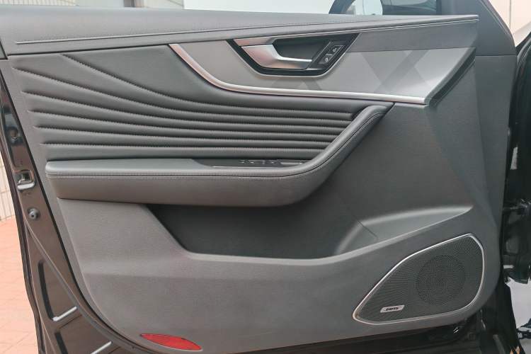 Used Hongqi HS5 2023 2.0T Qixiang Pro Edition Interior 1