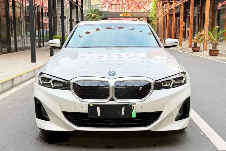 Used BMW i3 2024 eDrive 35 L Exterior 4