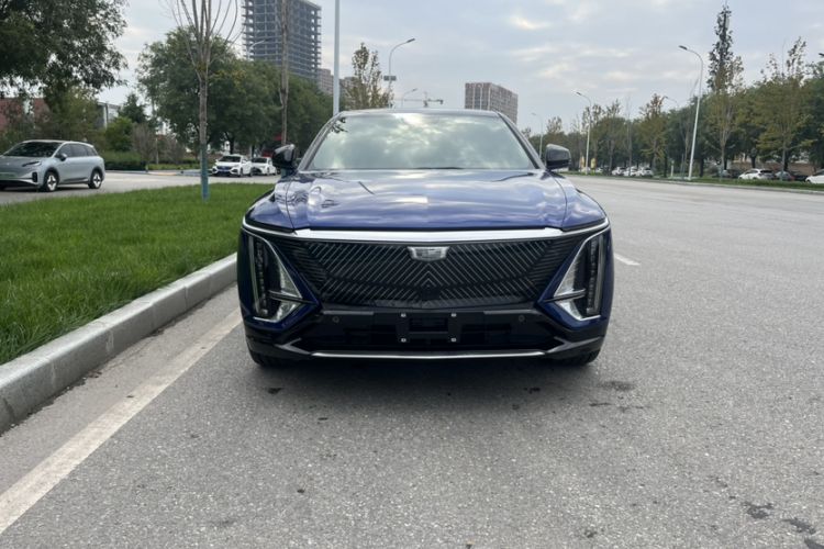 Used Cadillac LYRIQ 2022 Rear-Drive Long-Range Luxury Edition
