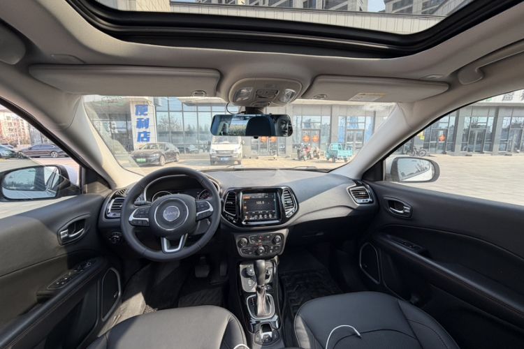 Used Jeep Compass 2017 200T Automatic Prestige Four-Wheel Drive Edition
