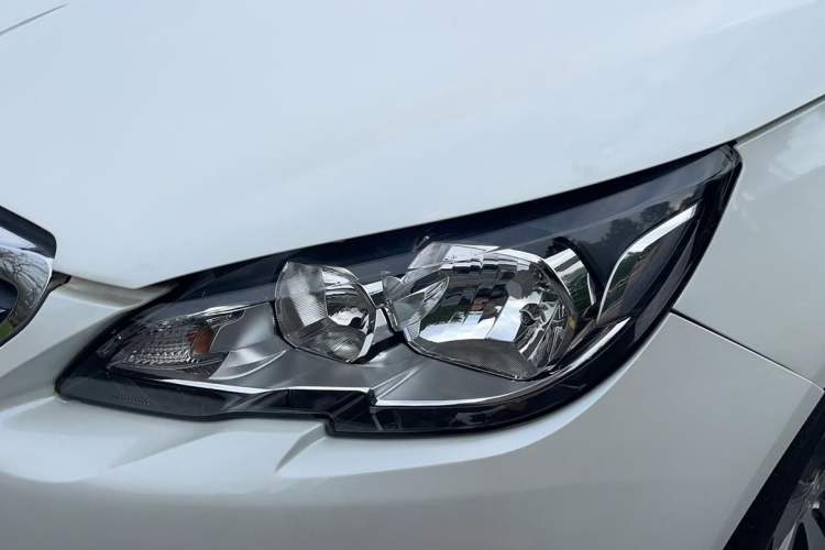 Used Peugeot 308S 2015 1.6T Automatic Jingchi Edition Left Front Headlight
