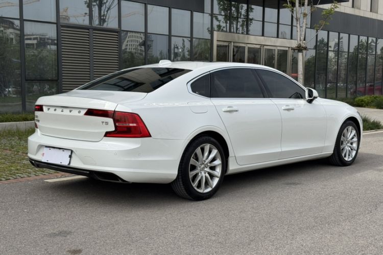 Used Volvo S90 2017 T5 Zhiyuan Edition
