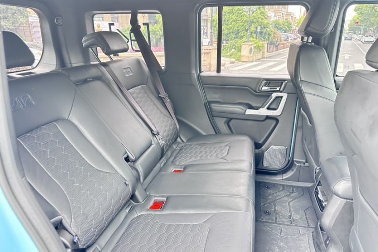 Used 212 T01 2025 2.0T Changfeng Interior 1