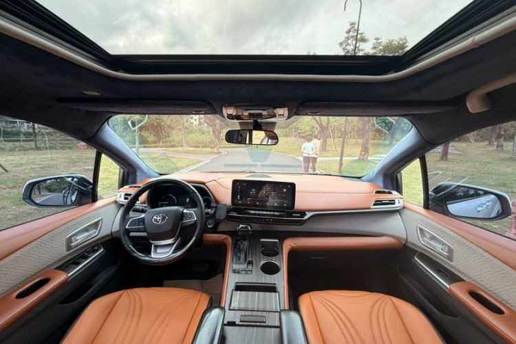 Used Toyota SIENNA 2021 2.5L Hybrid Comfort Edition Interior 3