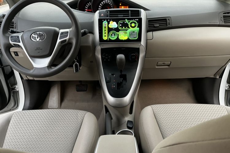 Used Toyota Verso 2015 180E CVT Crossover Edition
