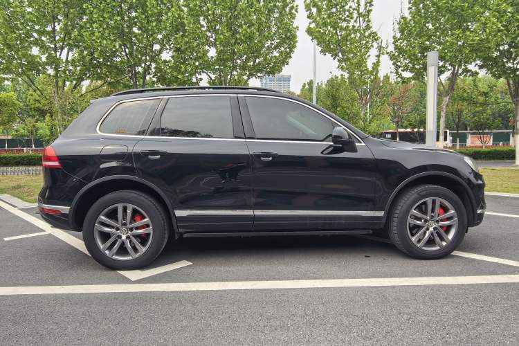 Used Volkswagen Touareg 2017 3.0 TSI Touareg Edition Exterior 4