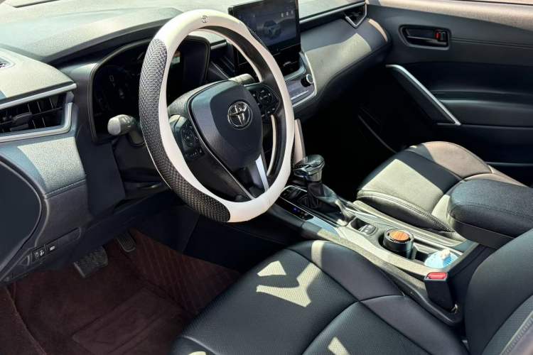 Used Toyota FRONTLANDER 2023 2.0L CVT Leading Edition Interior 2