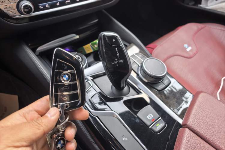 Used BMW 5 Series 2019 Facelifted 530Li Leading Edition M Sport Package
