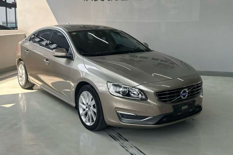 Used Volvo S60 2015 S60L 2.0T Zhiyuan Edition
