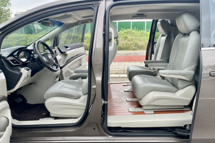 Used Buick GL8 2022 Land Cruiser Executive Class 652T Comfort Model