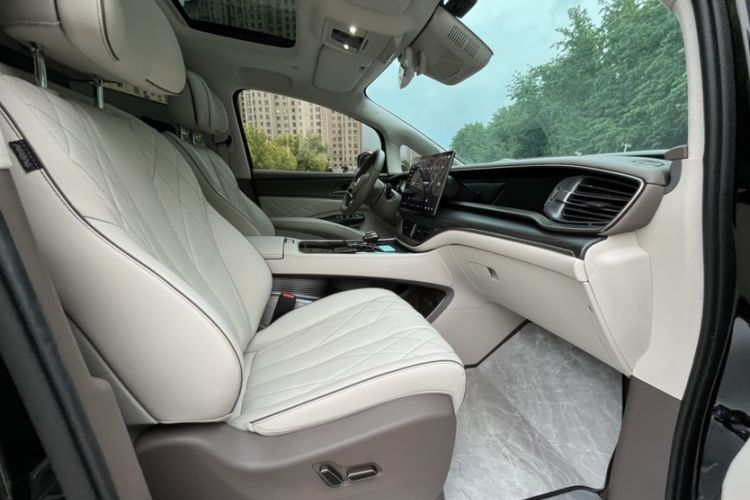 Used Denza D9 2022 DM-i 970 Four-Wheel Drive Flagship Model Interior 12